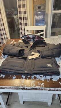 Levi's Men's Arctic Cloth Ultra Loft Hooded Parka Jacket, Black, Size L